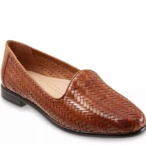 Trotters Liz III Slip-On Woven Brown Leather Flats